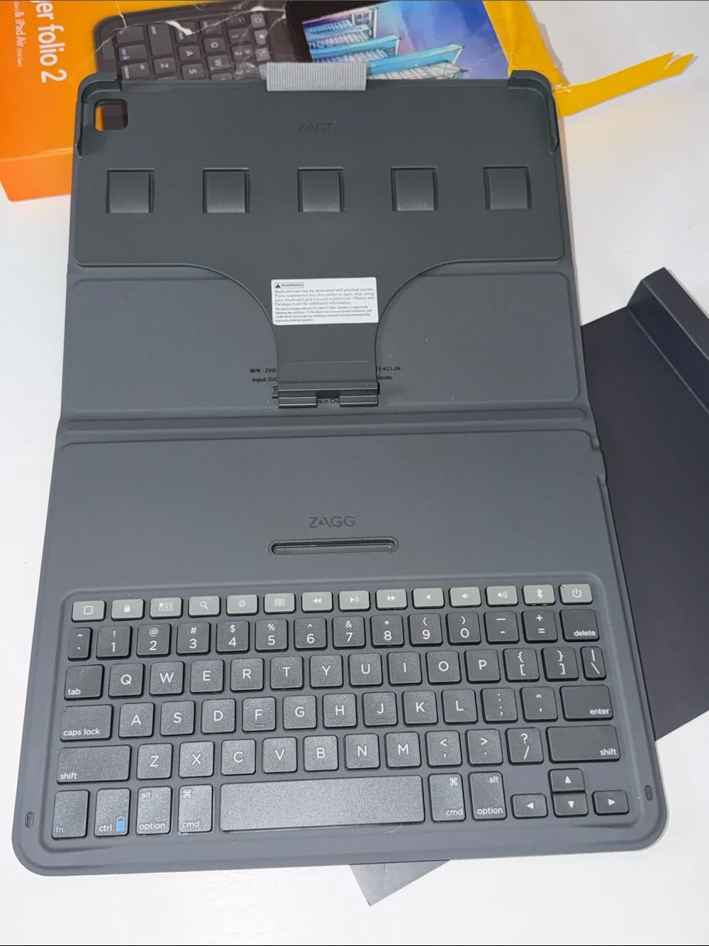 NEW Zagg Messenger Folio 2 Keyboard Case for iPad Air - Black